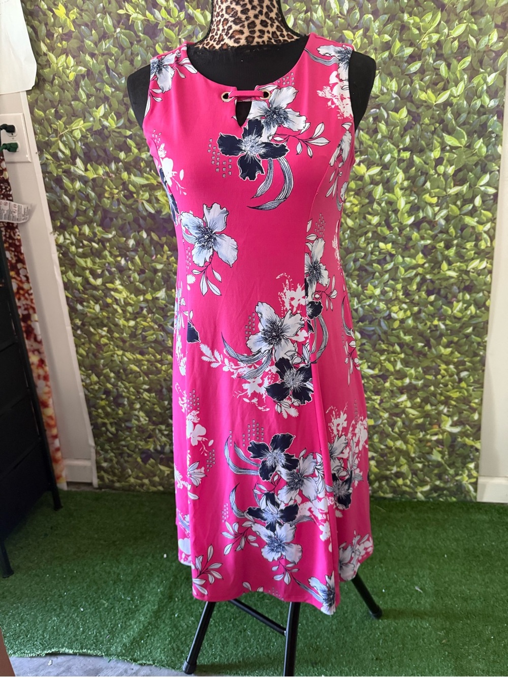 Women’s Pink Floral Sleeveless Dress p32